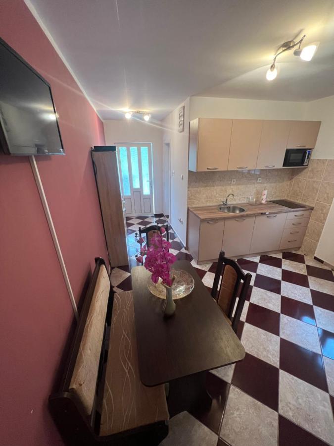 Apartment Elena Tivat Bagian luar foto