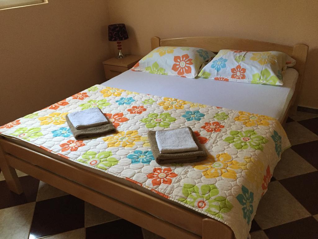 Apartment Elena Tivat Bagian luar foto