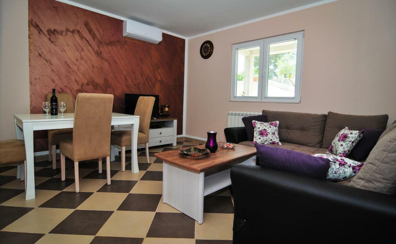 Apartment Elena Tivat Bagian luar foto