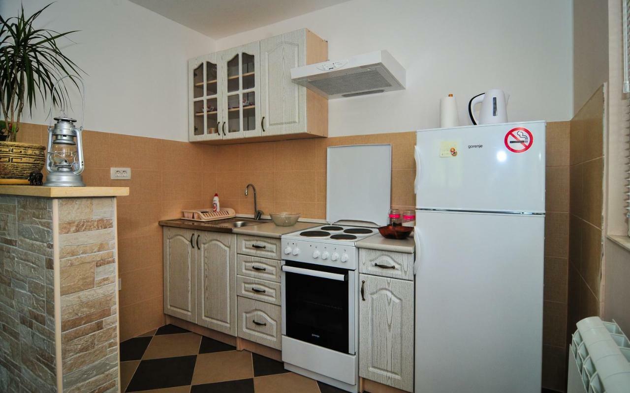 Apartment Elena Tivat Bagian luar foto