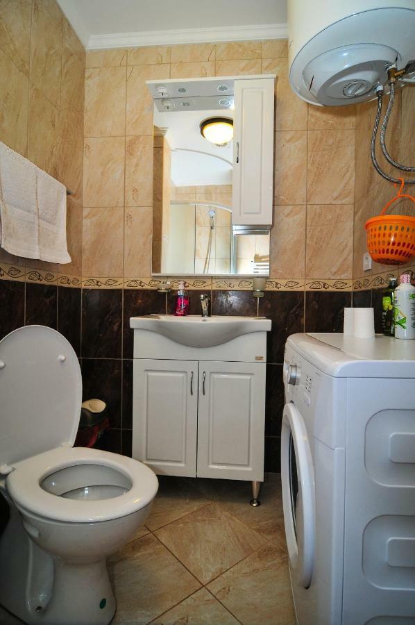 Apartment Elena Tivat Bagian luar foto