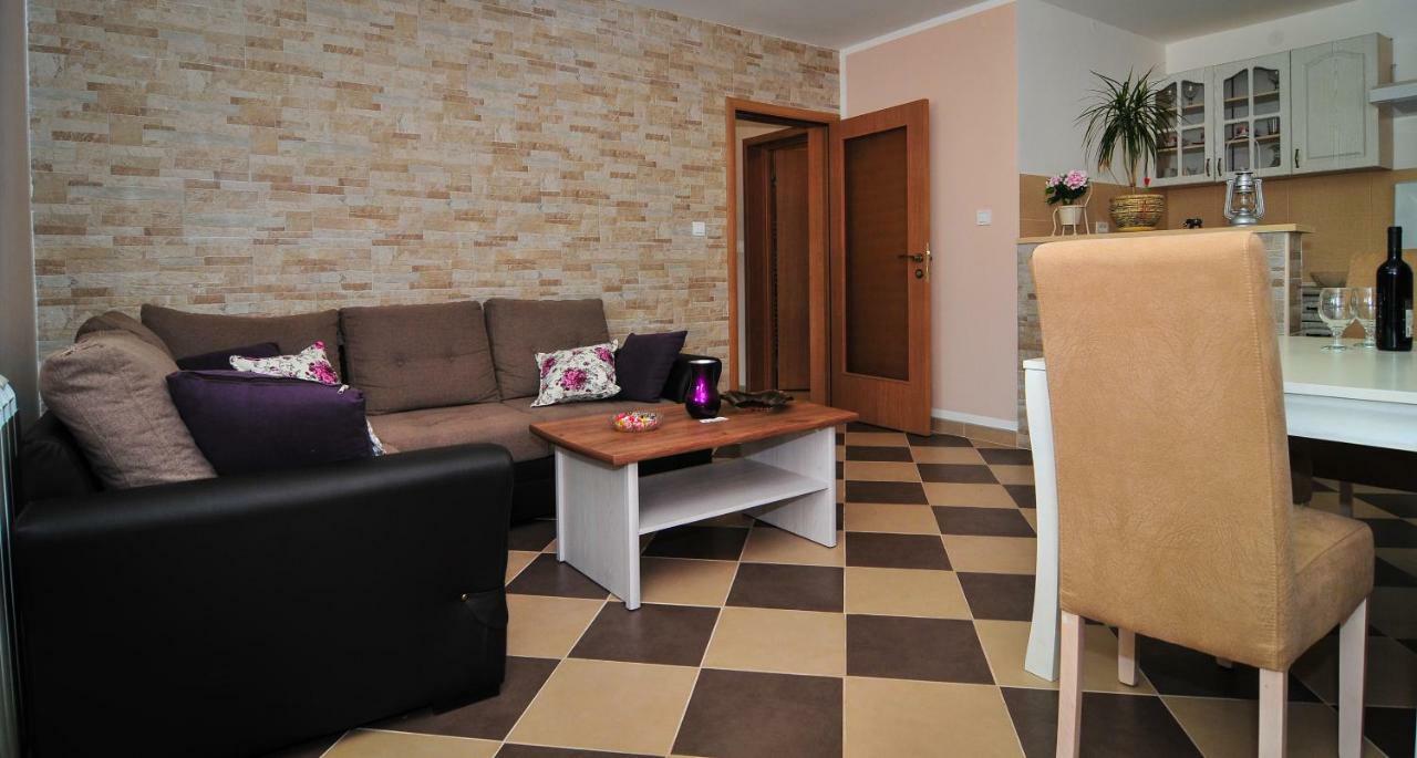 Apartment Elena Tivat Bagian luar foto